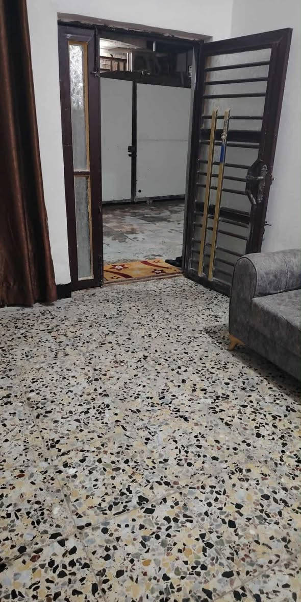 مكتب الخبير للعقار
وجود دار في الدوب خلف العمارات
مساحه ١٥٠ متر بناء طابوك ومسلح
مكونات الدار //استقبال ومطبخ وغرفه نوم وصاله ومجموعة صحيات داخليه وخارجه وكراج سياره
الطابق الثاني //غرفه نوم
السعر //57
للاستفسار مراجعة المكتب مقابل مركز الشباب الدوب
اتصال //***********
