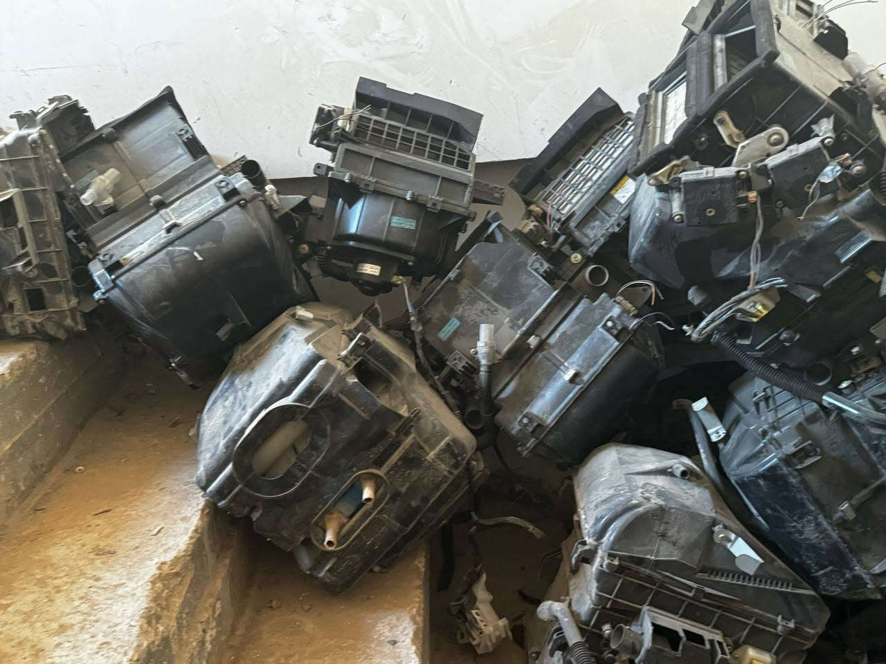 تم وصول كمبريسرات حاويه شرط الضمان 
باثفندر - ارمادا - نيفارا 2009-2017
سني كوري - سني ياباني 
فريزرات - راديترات 
***********

***********
