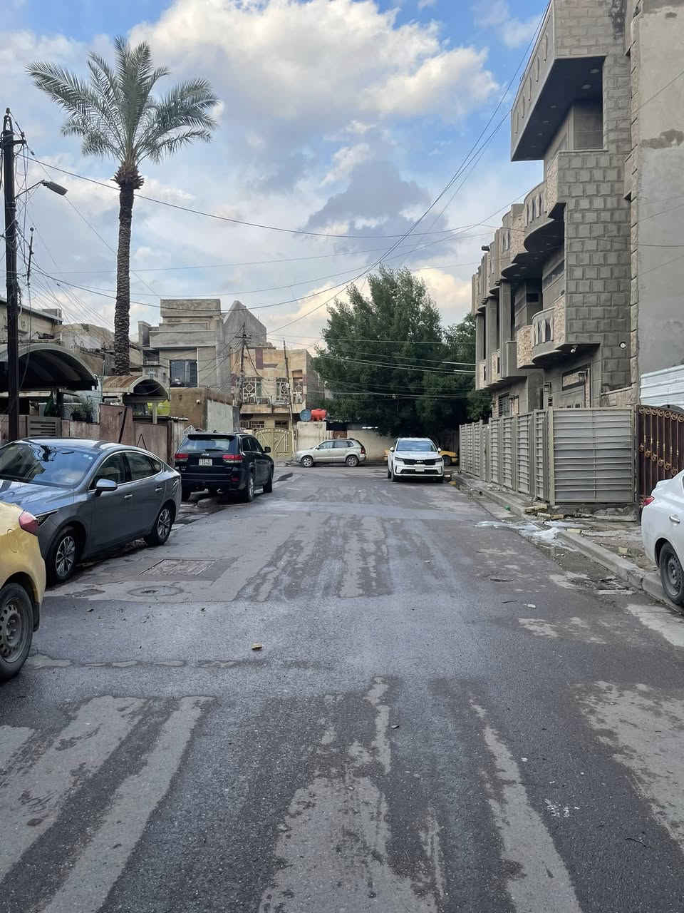 دار مساحه ١٧٠ متر واجه ١٠ نزال ١٧ بناء قديم يباع بحساب ارض بغداد جديده النعيريه قرب مدرسه سومر لاستفسار الاتصال على هذا الرقم ***********
