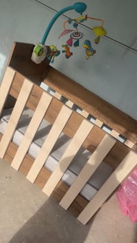 سرير أطفال • هزاز أطفال • سعر مناسب