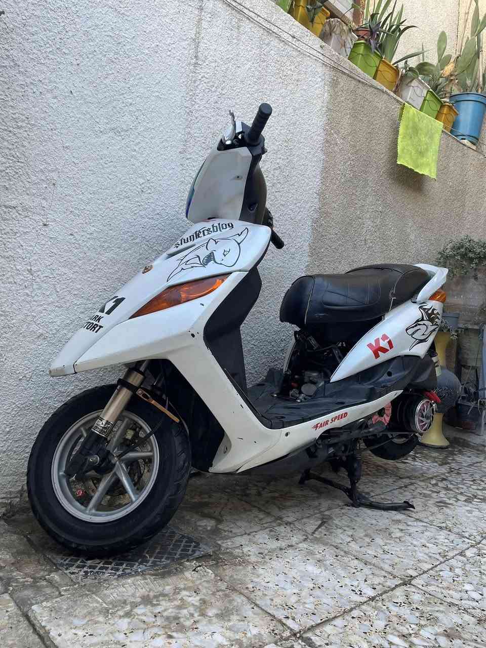 سلام عليكم
ثعلب للبيع دراجه مزوعه غراض مثل ماموضح كدامك

مكينه ٥٨ كور رياضي مكينه خرسه

مكاني بغداد حريه راسلني او تخابر وبخدمتك

رقم ***********
