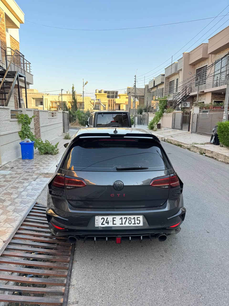 غولف GTI 2.0 
2017‏
السيارا عليها داون بايب +مبرمجة طلقات + ستيرن كاربون امريكي اصلي + كيتش الكتروني 
الون مالتها اسود مميز 
رقمها دهوك 
تحويل بشرط 
غير ومحرك بشررط 
ماشية 150k
بدون دواخل بدون ايرباك بشرط 
بيها 5 قطع حادث مالتها خفيف بتشم وصندوق بشرط 
السيارا حيل نظيفة ومصروف عليها هواي 

مكاان السيارا أربيل عنكاوا 
*********** أربيل, العراق
