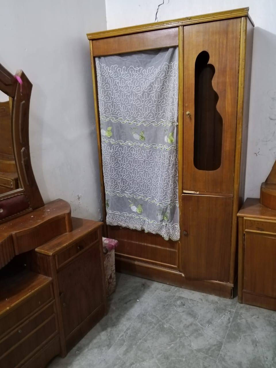 السلام عليكم
توجد غرفه تسكام ثقيل طابقين ابواب لف قاعده سكف بلوك
ملحق ثقيل وشغل كلش مرتب
السعر مناسب 
الاستفسار *********** 
او واتساب

