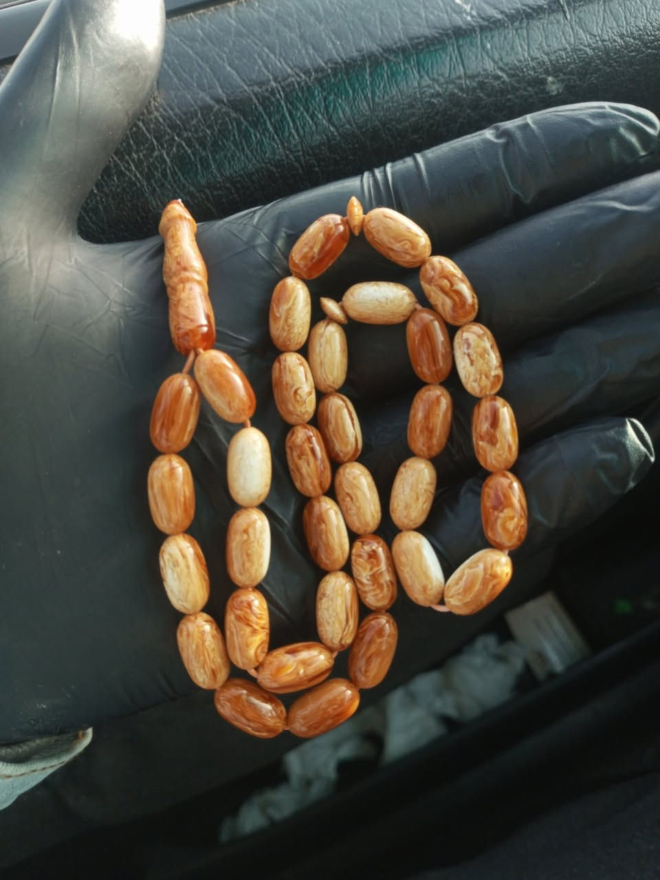 ذهب الرجاال ...
سبحة من حجر الكهرب البولوني الطبيعي الأصلي برائحة السرو الفواحة التي تظهر بوضوح مع الحرارة والاستعمال، تأتي بـ 33 حبة من الخرز المقصوص بشكل برميل قياس 12*4 ملم وبوزن إجمالي يبلغ 23 جراماً لصافي الخامة بدون الشرابة

للاستفسار 0798933881


**إذا كنت صاحب هذا الإعلان وتريد حذفه لأي سبب، رجاءا أرسل رسالة إلى الدعم الفني**