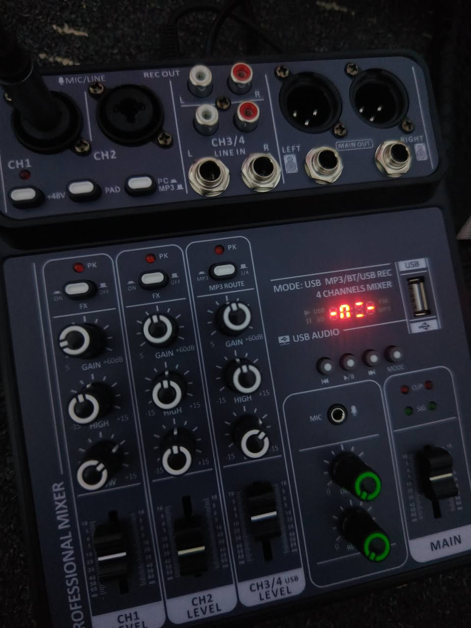 مكسر 3 قنوات و بلوتوث جديد غير مستخدم للبيع السعر 45


**إذا كنت صاحب هذا الإعلان وتريد حذفه لأي سبب، رجاءا أرسل رسالة إلى الدعم الفني**