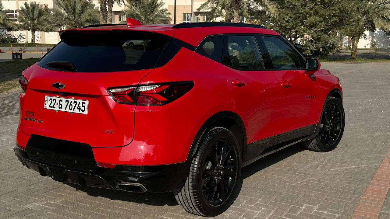 بلايزر  موديل 2021 ✅
فئه RS اعلى فئة بلبلايزر

لون احمر مميز
فول الفول ما عدى البانوراما 
بصمات للابواب الاربعه مع بصمه تشغيل مع تشغيل عن بعد
لايتات زينون عالي ناصي مع لد نهار
ويل حجم 21 مع تاير بحالة ممتازة برجستون جديد
اشارات بالمرايا الجانبيه مع رادار امامي 
4 كامرات محيطية
مع كامرتين خلفيات
جنطة كهرباء مع امكانيه الفتح بواسط الرجل 
كراسي السياره جلد اسود اصل مع تطعيم باللون الاحمر 
كراسي المقدمه تحكم كهرباء
الكراسي الاماميه تبريد تدفئه
و الكراسي الخلفيه تدفئه فقط
ذاكره كشن للسائق 
خمس وضعيات قيادة 
ستيرن كهرباء الحركة
رادار امامي مانع للتصادم 
هزاز بلكشن تنبيه 
تحديد المسار
شاشه جبيره
شاحن واير ليس لاسلكي 
محرك 6 سلندر 3600
صور الحادث موجوده
مكان السيارة كربلا
***********
السعر / 220 وبيها مجال
