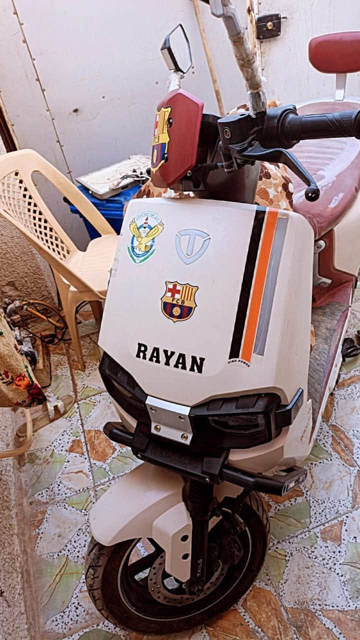 سلام عليكم دراجة وحش الكون من شركة الريان ال VIP
تافصيلها معرفة 

معدلها 80 
الون المميز 
نضام ال p 
مانع انزلاق 
تثبيت سرعة 
نضام البك R
وبعد هواي شغلات 

الدراجة كدام عينكم ميحيتاج اسولفلكم اكثر 
عيني الدراجة عارضها عل 900 المكان حي العامل  متواجد فقط واتساب 
***********
