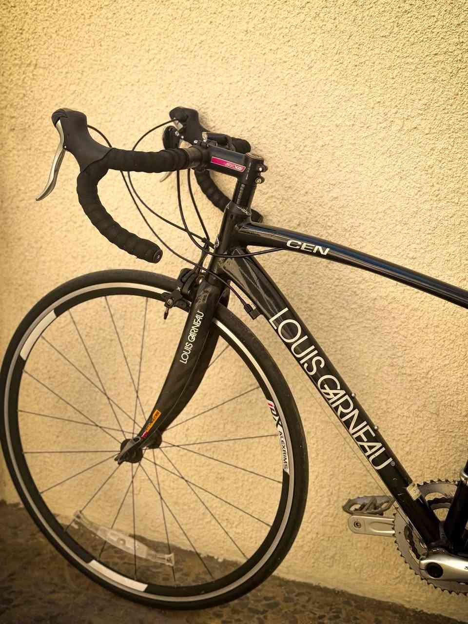 Louis
جديدة بمعنى الكلمة
معدن الفريم // المنيوم + ماشه كاربون 
قياس الفريم // 50cm
نظافة الفريم // 99%
ستيرن كاربون + سرج كاربون
فريم وايرات دفن
سستم الدراجة // شيمانو سورا
SHIMANO SORA كامل بدون اي نقص او خلل
عدد السرع 2*9
سستم جديد ونظيف
ويالة الدراجة // ماركة Alexrims طبقتين لتحمل الوزن والطسات + نظام بولبرن
السعر 350 // وبي مجال
مكاني بغداد ، الدورة


**إذا كنت صاحب هذا الإعلان وتريد حذفه لأي سبب، رجاءا أرسل رسالة إلى الدعم الفني**