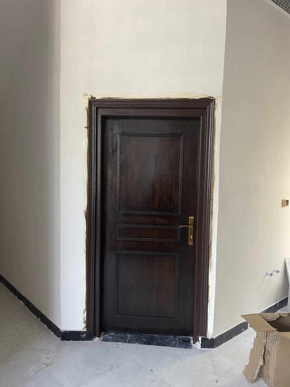 السلام عليكم بيت للبيع في الجزيره شارع الفيروزية السعر ٦٠ وبي مجال قليل الاتصال ***********
