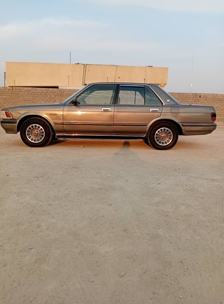 السلام عليكم سوبر سيدان گصيف موديل ٨٩ محرك وگير ٢٥٠٠بطه جديدتخم تاير جديد كهربائيات شغاله كله حداديه جديده رقم بصره باسمي ٥٥ وبيهامجال *********** الزبير, البصرة
