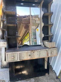 للبيع ميز حلاقه عدد ٤ قطع مستعمل ونظيف السعر ٤ قطع ب ٢٥٠ مكاني بغداد م...