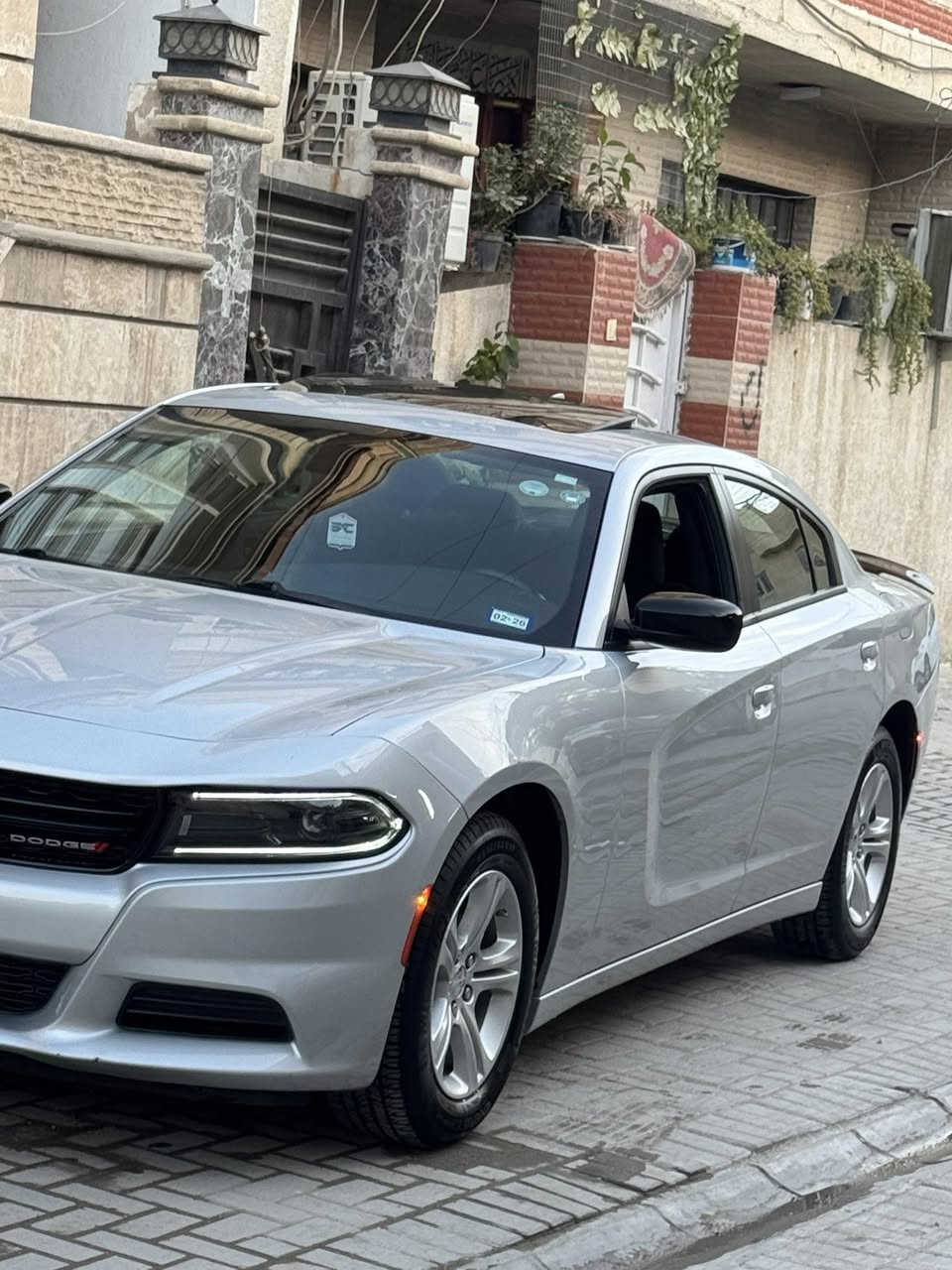 السلام عليكم للبيع جارجر 2023 وارد امريكي حادثه جاملغ خلفي وباب بدون دواخل رقم اربيل ترقيم جديد ماشيه 30 فقط السياره فتحه كرسي كهرباء بصمه شاشه كبيره للاستفسار *********** بغداد السيديه
