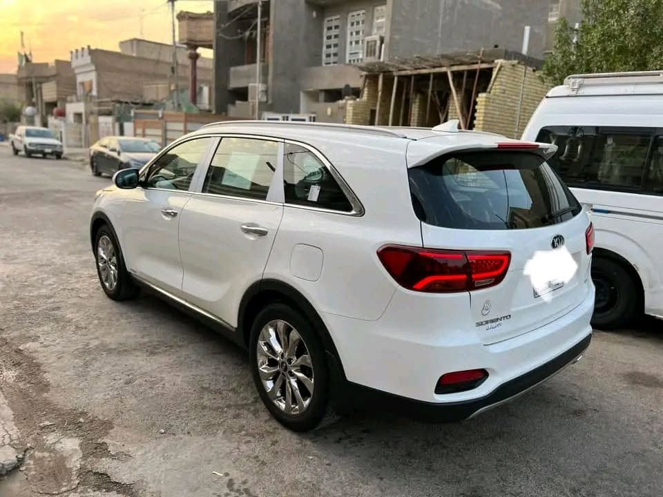 سلام عليكم 
‏‎كيا سورنتو 2020 خليجي الدوليه العراقيه 
موصفات فول 1 علا 1 اصليه مو شد 
‏‎مكفوله كفاله عامه 
‏‎(رقم بغداد مشروع وطني الماني بسمي )
‏‎ماشيه 13 الف حقيقي شرط الفحص 
تايرات شركه بيهه نايلون شركه بل ارضيه اصلي 
‏‎سياره جديده بمعنى الكلمه 
‏‎برغي ممفتوح بيهه اسبير ما نازل 
‏‎سياره علا ايدي 
‏‎مواصفات فول الفول 
‏‎بصمة تشغيل 
‏‎بصمة أبواب 
بانوراما 
سايد بريك دكمه 
فور ويل AWD
❗️نضام 4 كامرات 
شاحن واير ليس 
‏‎كشنات كهرباء 
‏‎جنطه كهرباء 
‏‎لايت زنون 3 عدسه 
‏‎كشنات جلد لونين اصلي
‏‎ داخل كويتي 
‏‎تبريد ابيانو لمس 
‏‎تبريد 3 قطع
‏‎7 راكب 
‏‎6سلندر 3500/كير 8 نمر 
‏‎4 انضمة سياقه 
‏‎كامرة دوارة
‏‎شاشه كبيره جي بي اس 
‏‎حساس امامي وخلفي
‏‎مري شفط ويا البصمه 
‏‎نظام ايكو + سبورت تقليل البانزين
‏‎شاشة اصليه
‏‎كيجات زئبقية لونين بيهه 
‏‎تحكم استيرن فول 
‏‎حاكية : ابلوتوث : اوكس
‏‎لايت زنون بك لايت لد 
‏‎اضواء ترحيب بلادية
‏‎علامة سورنتو إضاءة بالدوسة
‏‎مرايات شفط وَيْل 19 اكروم
‏‎ومواصفات أخرى 
‏‎سيارة جديدة معنى الكلمة شرط الفحص
سعرها معقول بالعافية ع الياخذها 

مكان السيارة بغداد 
للاستفسار *********** وتساب
