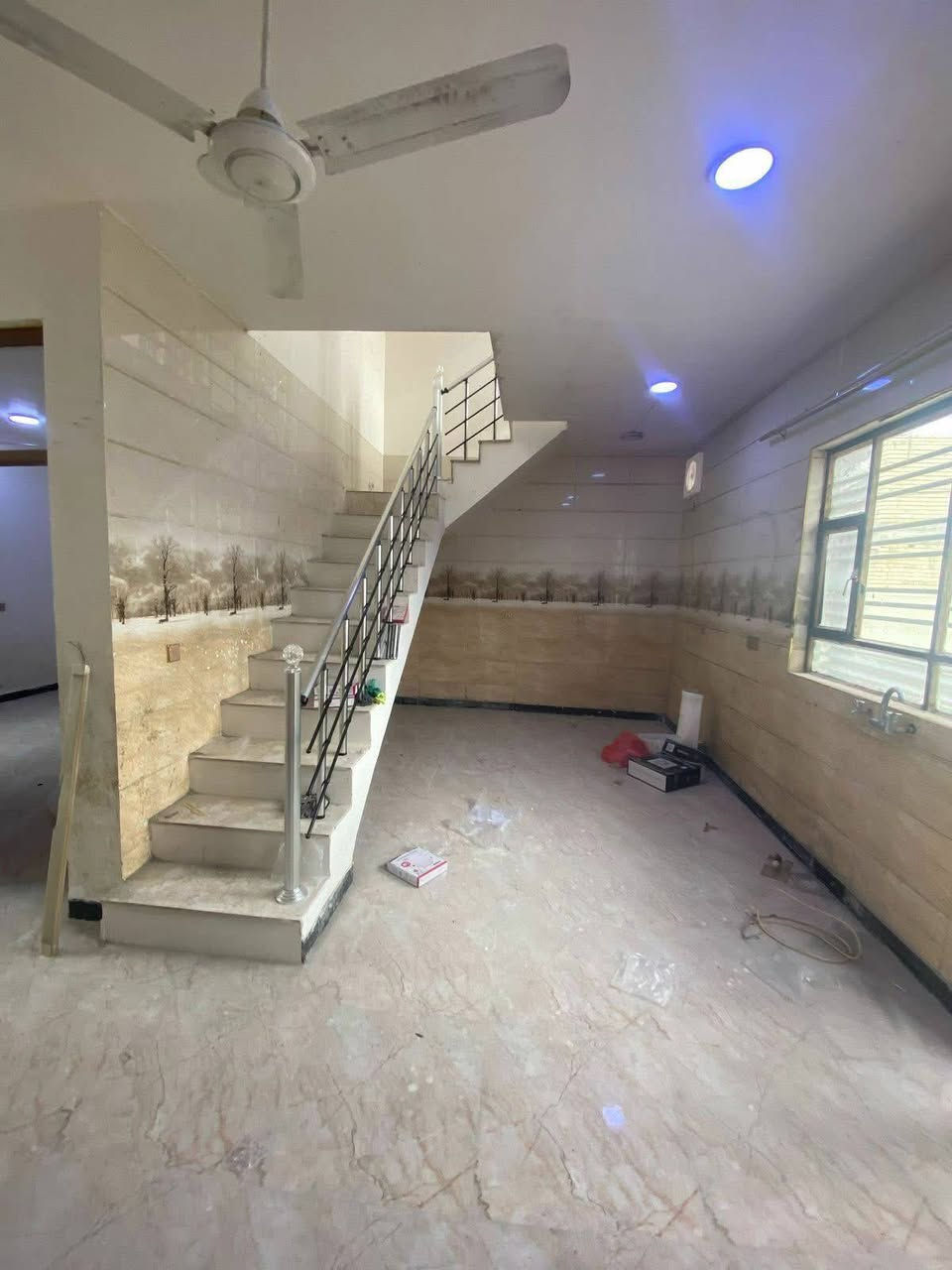 السلام عليكم 
بيت للبيع مساحة ١٢٠ متر واجهه ١٢ نزال ١٠
بيت كامل بناء  قبل سنتين تقريبا  
طابو زراعي سند ٢٥ مكاتبة واقرار من صاحب السند مباشر 
موقعه حلو قبل مجمع الحليم بعد  المجزرة قرب مدرسة النخبة الابتدائيه الاهلية 
بسعر مناسب 
للاستفسار   ***********
                  ***********
