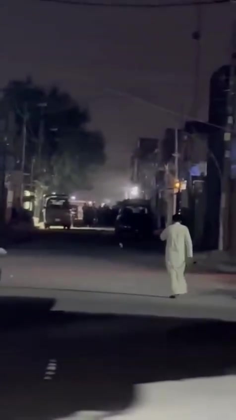 السلام عليكم بيت ١٠٠متر واجها ٤نزال ٢٥بيت طابو تحويل مباشر بسم المشتري البيت جاهز من كلشي بناء حديث. مكانه حي طارق شارع الوسط. عمود ٢٣ فرع مصور سيد أحمد   الشراي يخابر هاذ رقمي ***********
