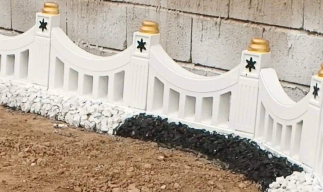 السلام عليكم 
يوجد قوالب حدائق غير مستخدم للبيع  سعر القالب 35الف 
الطول 60والارتفاع 40
مكان الشرقاط الايسر قريه عويجيله 
***********
