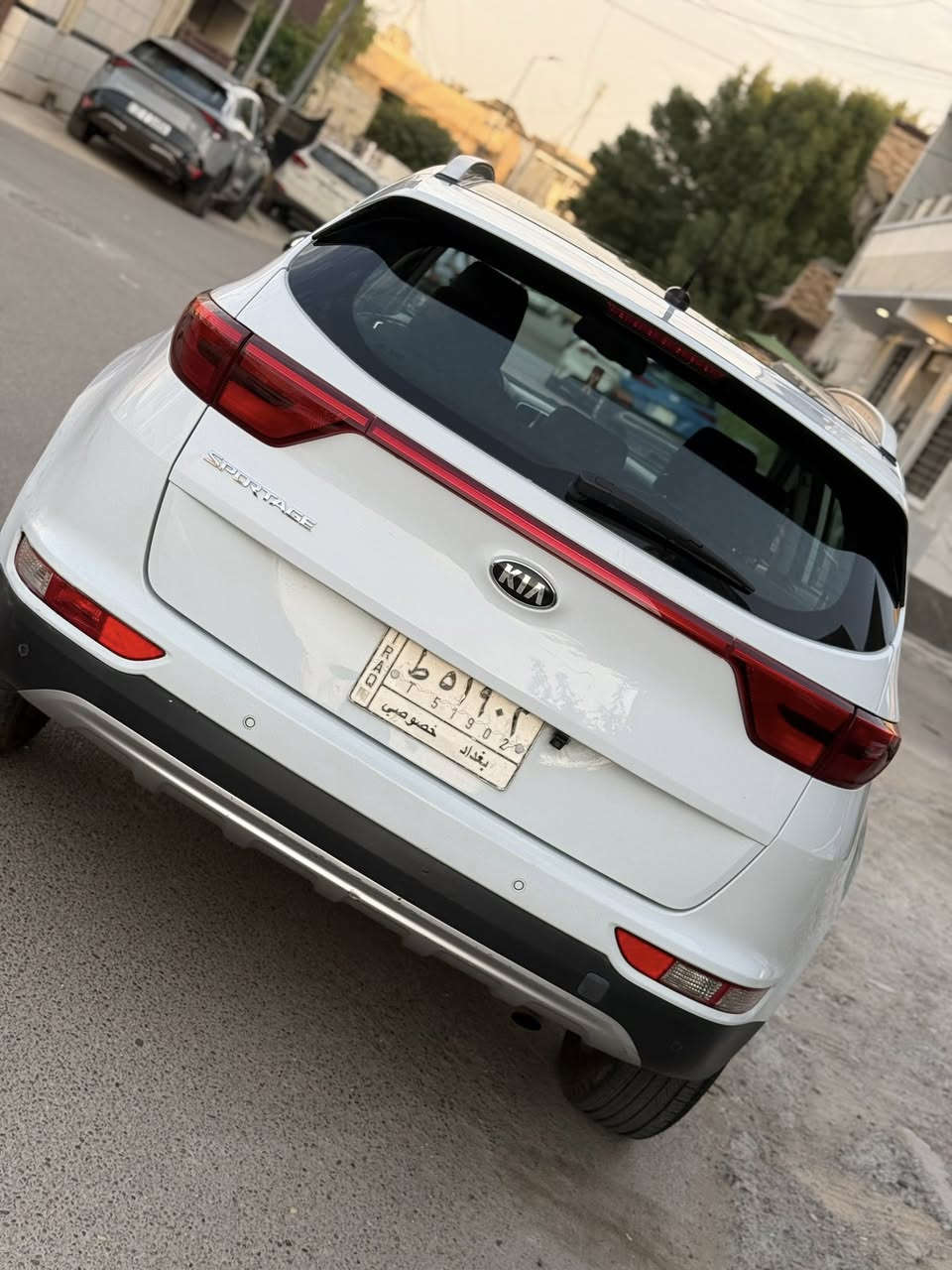 رمضان كريم
كيا سبورتج 2018 خليجي اللون ابيض  وماشيه 104 الف 
مكفوله من الصبغ والتبديل والحالوب عدا مكانات بارد مأشر عليها بالسونار 
الرقم بغداد الماني تحويل مباشر 
بانوراما 
سويج 
شاشه اندرويد 
كامره خلفيه 
حساس خلفي 
تحكم استيرن 
ويل كروم 
اشاره بالمرايه 
لد نهاري 
لايت زينون 
تبريد خلفي 
مانع انزلاق وانحدار 
السياره جديده وكامله من كير ومحرك وحداديه وتبريد 
ورايدها  (162$ ) والاتصال *********** 
بغداد / الوزيريه
