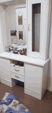 سلام عليكم غرفه نوم للبيع شكل تركي بس هيه خشب صاج مكان كربلاء بل حر ***********
