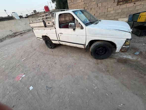 السلام عليكم سياره بيكم ٩٣ محرك وكير جدد وسنويه ل ٣٠ مكاني خور الزبير  سعر ٣٠ وبيه مجال قليل ***********
