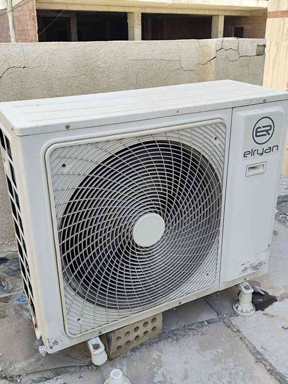 السلام عليكم 
عندي سبلت ٣ طن الريان جدا نظيف وتبريدة ممتاز مع تدفئة
 كمبريسر عادي مو انفيرتر
بوري جديد ٧ متر
السعر ٩٠٠ الف وبيه مجال بسيط
مكاني حي القادسية بغداد *********** وتساب موجود بغداد, العراق
