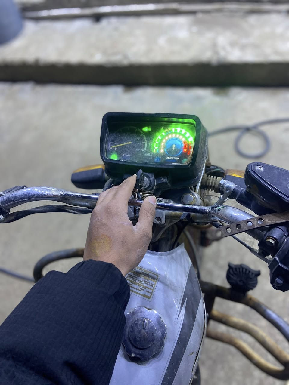 سونليك للبيع دراجه نضيفه ماماشيه علكد شغل للبيت دراجه اوارق أصوليه دراجه نضيفه .5V.كير "للتواصل" ***********
