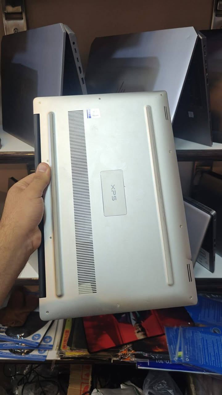 ✨ الأناقة تلتقي بالقوة! DELL XPS 💻🔥
إلى عشاق التميز، التصميم، والبرمجة.. السلسلة الأكثر فخامة من DELL متوفرة الآن! جهاز يجمع بين النحافة الفائقة، المواد التصنيعية الفخمة، والأداء العالي الذي يلبي كل طموحاتك.

⚙️ المواصفات الفنية الاحترافية:

المعالج: Intel Core i7 (الجيل الثامن، فئة H عالية الأداء لتحمل أقوى برامج التصميم والألعاب).

الذاكرة (RAM): 16GB DDR4 (سرعة فائقة وسلاسة تامة في التنقل بين المهام).

التخزين: 512GB SSD (سرعة إقلاع ونقل بيانات صاعقة).

كرت الشاشة: NVIDIA GeForce GTX 1050 Ti (أداء ممتاز في الجرافيكس، المونتاج، والألعاب).

الشاشة: 15.6 بوصة بدقة FHD (حواف نحيفة جداً، ألوان ساحرة وتفاصيل دقيقة).

لوحة المفاتيح: كيبورد ليزري ضوئي (عربي/إنكليزي) مريح جداً للكتابة في الإضاءة المنخفضة.

🔥 العرض الشامل والأقوى 🔥

💰 السعر: 625,000 دينار عراقي فقط وبي مجال بسيط للطيبين 

📦 الملحقات والهدايا: شاحن أصلي + حقيبة + ماوس + ملحقات كاملة.

🚚 التوصيل: مجاني بالكامل لجميع المحافظات!


**إذا كنت صاحب هذا الإعلان وتريد حذفه لأي سبب، رجاءا أرسل رسالة إلى الدعم الفني**
