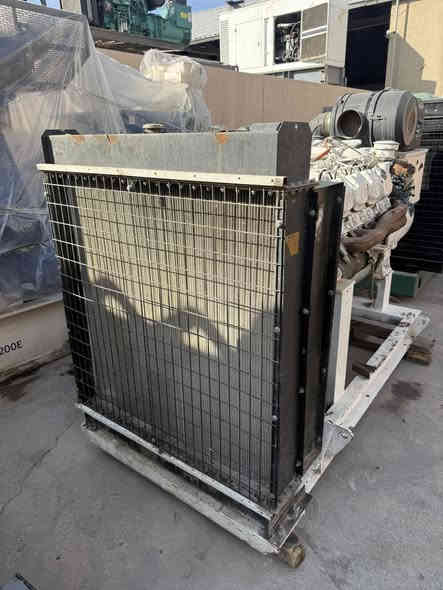 البي 8سلندر كيفي 300 بيلاد مولدة فول اتو بيه شاشه ***********  ***********
