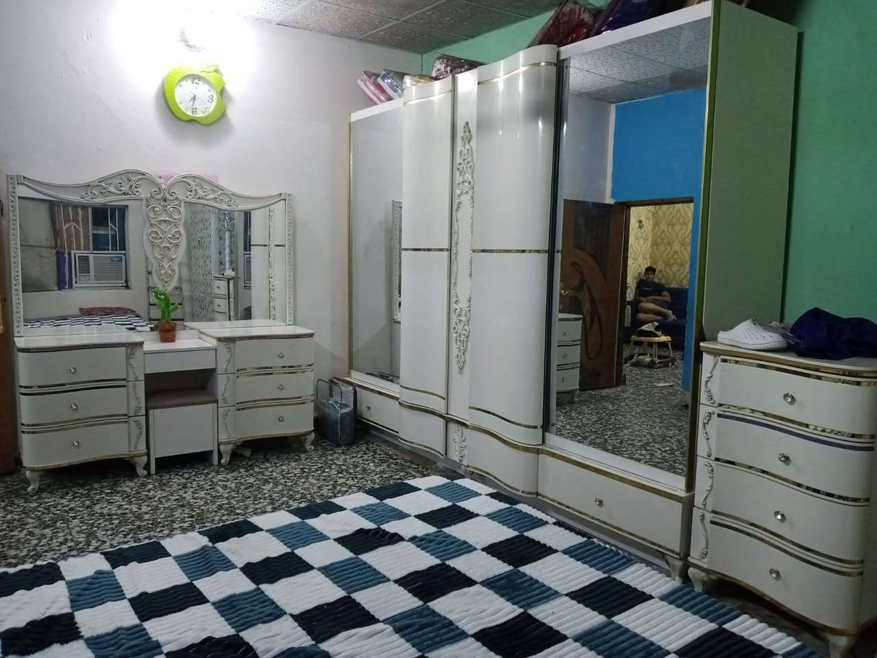 سلام عليكم غرف تركي نظيفه سعر ٧٥٠ بغداد مدينه الصدر ***********
