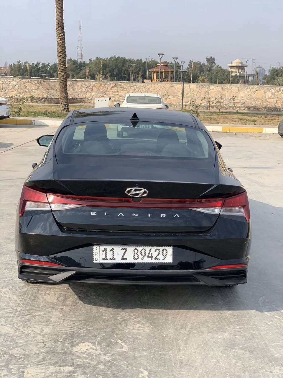 السلام عليكم 
النترا 2023 للبيع 
سيارة sel موديل 2023 
ماشية 35 
مواصفات السيارة تبريد شاشة ردارات اماميه و ردارات خلفيه كامره دوارة شاشة اعطال كار بلي بلوتوث بصمة 
تبريد منفصل 
محرك السيارة 2000 دوش 
ويل 16 
سياره وارد امريكي حادثها جاملغ و بنيد باقي السياره كفالة 
مكان السيارة بغداد الامين الثانية السعر 155 و بيها مجال 
رقم صاحب السيارة 
***********
