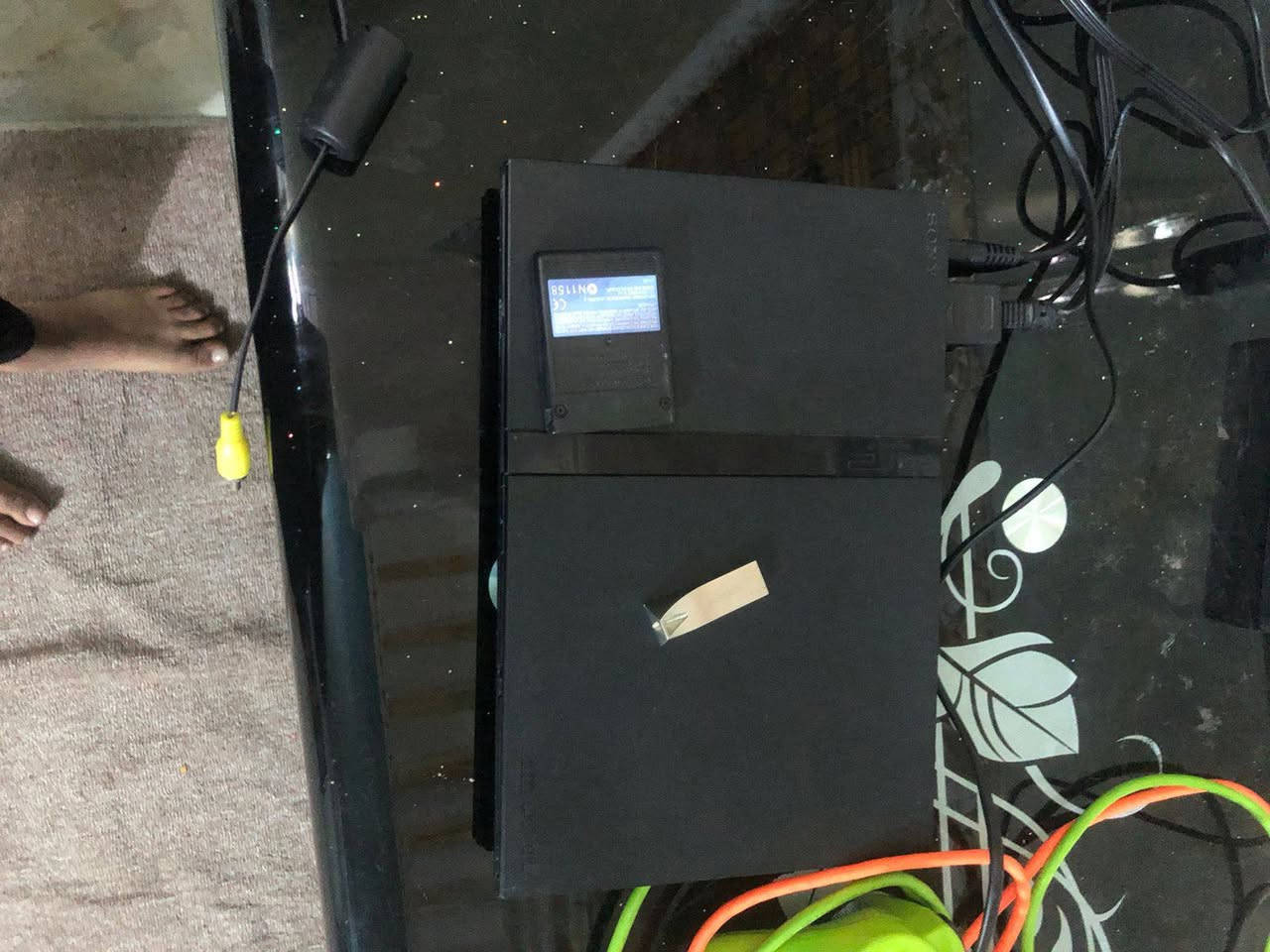 السلام عليكم بلي تو جديد ما صارلي 10 من اشترتيه جديد مع الكارتونة. 
مواصفاته 

يديتين جدد 
فلاش خزن 
محولة
فلاش العاب 
بي 45 لعبة 
السعر 50 وبي مجال للطيبين 
مكاني بغداد


**إذا كنت صاحب هذا الإعلان وتريد حذفه لأي سبب، رجاءا أرسل رسالة إلى الدعم الفني**