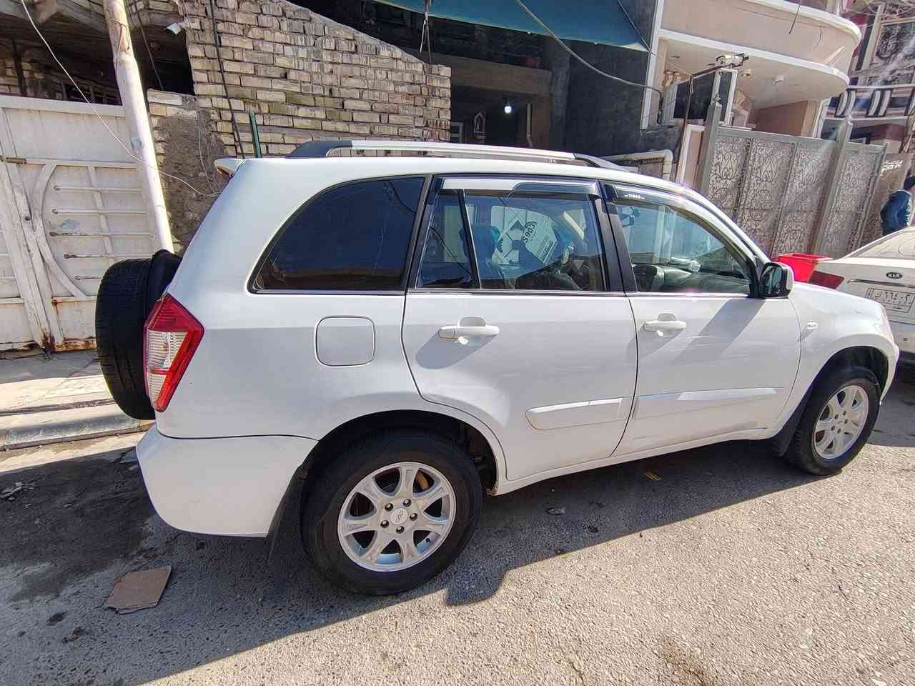 سلام عليكم تيكو موديل 2015 كير ميكانيكي المرغوب
محرك 2000 خير من الله 
ماشية 100 سيارة ممتعوبة مال بيت 
رقم بغداد انكليزي سنوية لحد 2030
منضومة زنون + كهربائيات كلهة شغالة + شاشة اندرويد + تبريد وتدفأة + كشنات هيتر + تحكم ستيرن كلة شغال و نضيف 
السونار موجود بيهة فقط جاملغ جهة السايق باقي كلة نضيف
 سعر السيارة 78 ورقة و بيهة مجال
مكانة السيارة بغداد زعفرانية 
للاستفسار ***********
