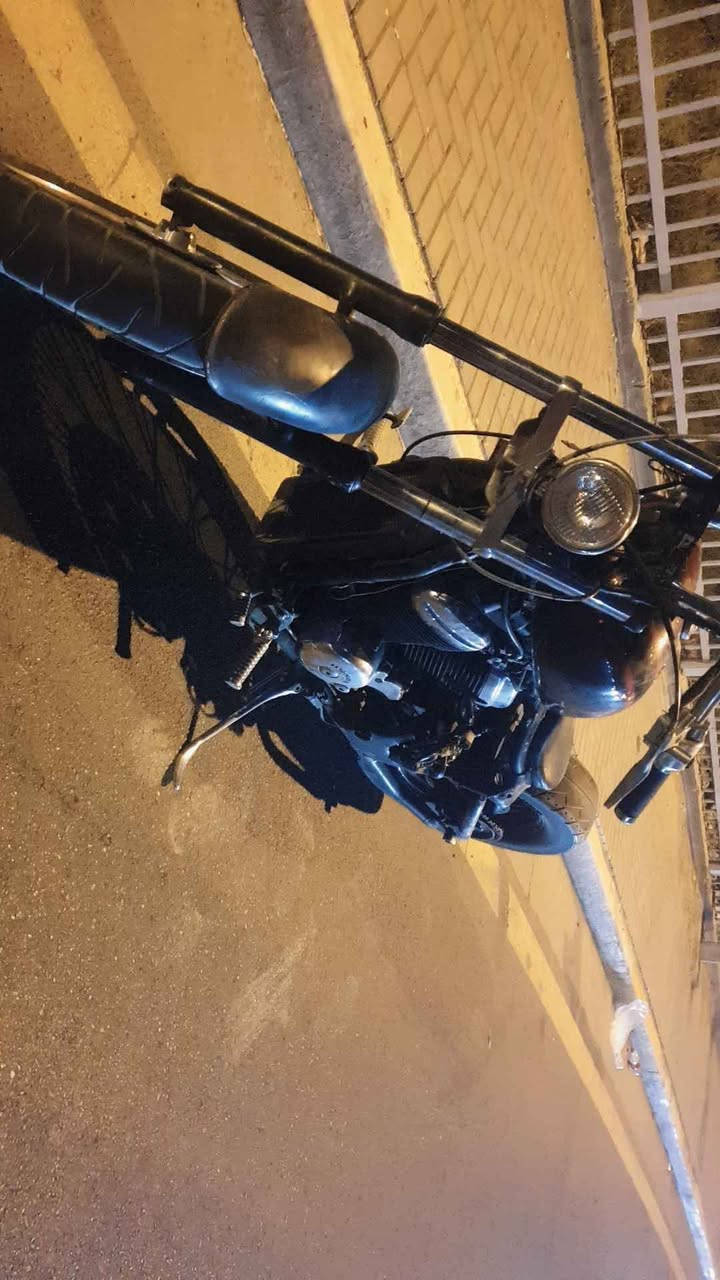 السلام عليكم هارلي ستد 400كير مكينه مكفول شلعه معدل فول لا تبخير لا تنقيص لا نضوح تاير امامي خلفي جديد بيه نقوصات بصيطه السعر 550 مكاني بغداد شعله *********** بغداد, العراق
