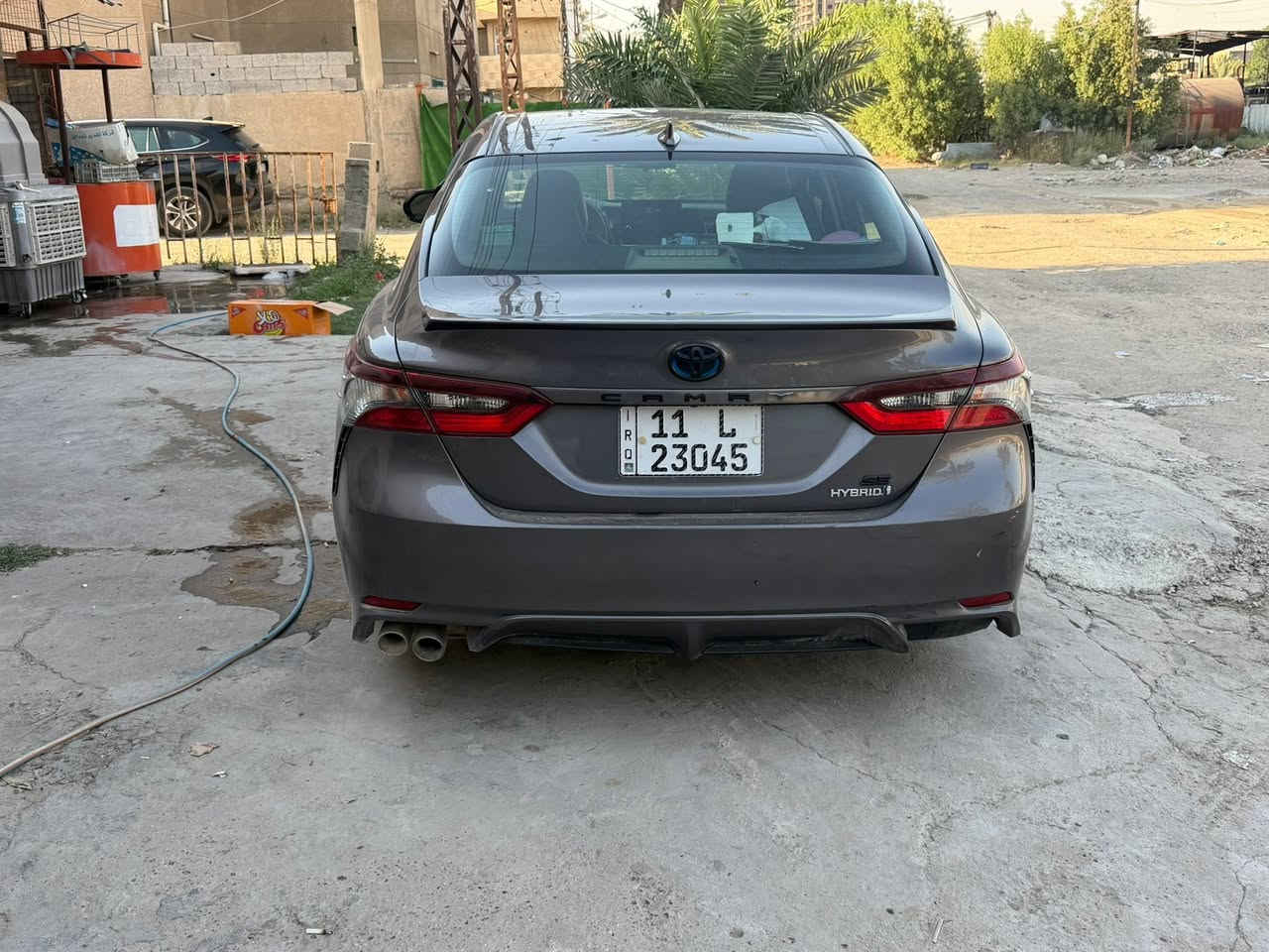 السلام وعليكم سيارة كاميري موديل 23 موصفات SE سياره بيها داعميه صبغ امامي بيها ربع باب خلفي سياره ماشيه 85كيلو هايبرد بانزين سعر 190بيها مجال بسيط جداً عنوان بغداد الغزالية ***********
