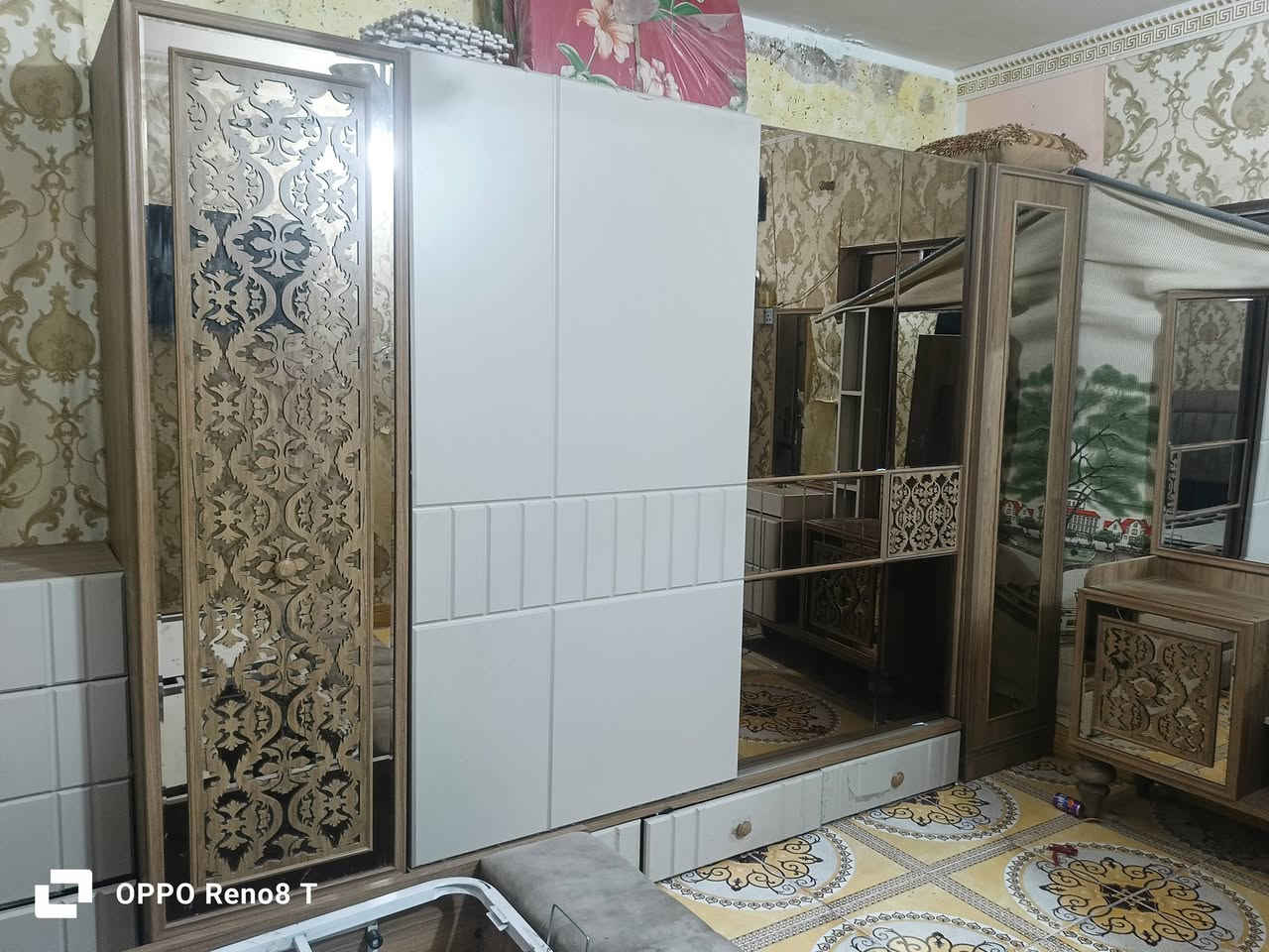 سلام عليكم غرفه نوم تركيه  10قطع  للبيع ستخدام قليل برغي وجودي حديد خشب بلوك سرير مخزن نضيفه تجي وتفحص بعينك / //سعر خاص.  *********** واتساب #سبب_البيع_نتقال_الئ_غير_محافظه
