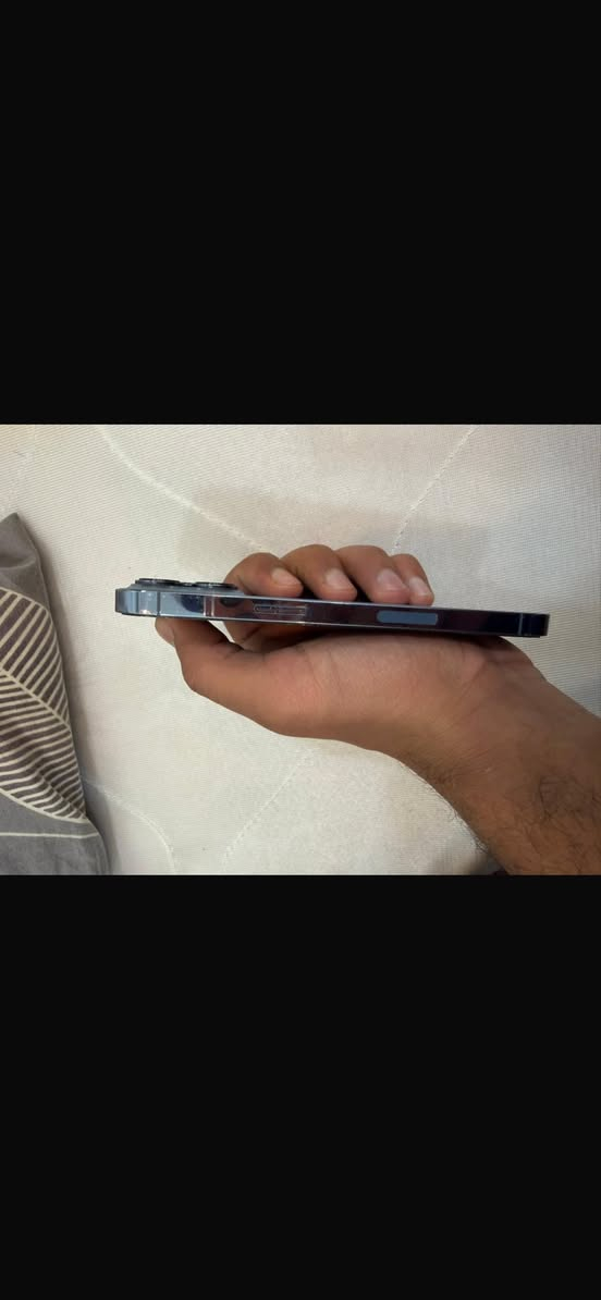 السلام عليكم جمعه مباركه 
للبيع ايفون 13برو عادي 
مكفول من فتح من كلشي 
بطاريه79اصليه
ذاكره256
***********
