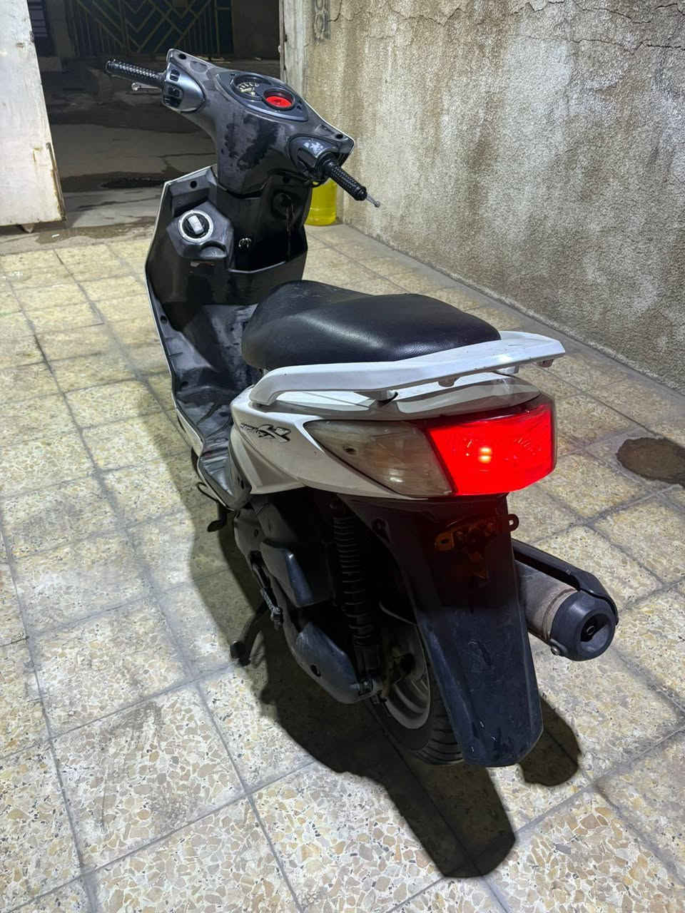 سلام عليكم دراجه للبيع سكنس فحل ياباني كامله كهربيات كله شغال نكره سلف استان حساس لايت زنون السعر 750 بيهه مجال مكاني البياع الشرطة الرابعه رقمي ***********
