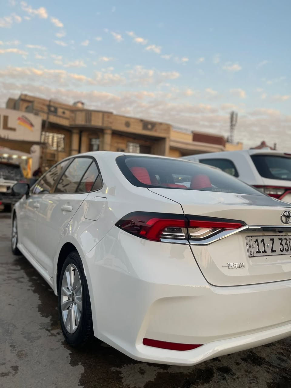 سلام عليكم للبيع كورلا هايبرد موديل 2025 رقم بغداد السياره جديده كلش ماشيه 11 الف حقيقي تايرات الشركه اسبير منازل ارضياته بالصندوك ممستعمله داخل جلد احمر كشن السايق كهرباء راداد بصمه دخول ذكي لد امامي بصمات 2  كتلوكات الشركة موجودات السيارة مكفوله كفاله عامه من الصبغ والبارد مكان السيارة بغداد للاتصال ***********
