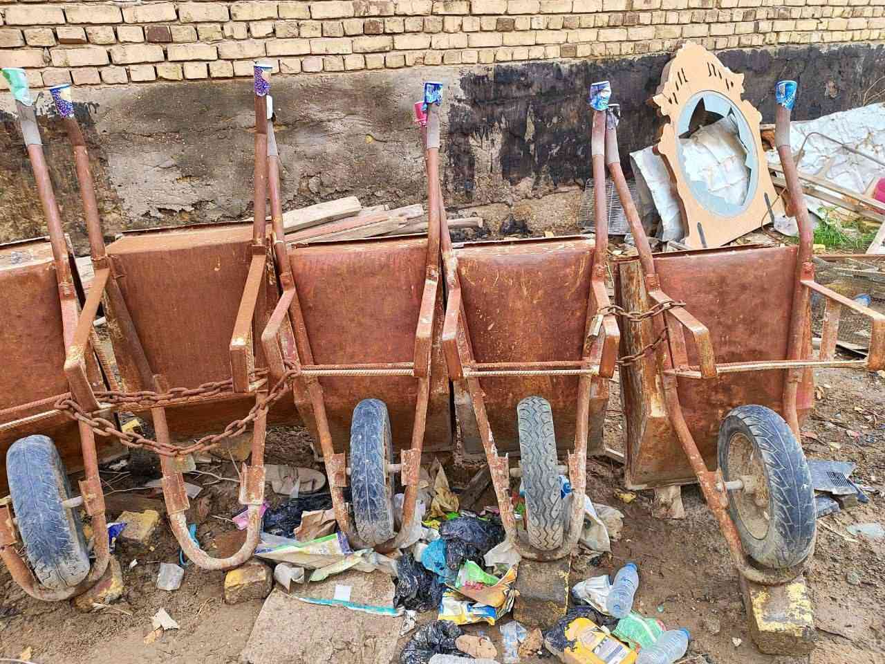 السلام عليكم
سكلة للبيع
تتكون من 11 سوبيها ارتفاع 3 متر وارتفاع 2 متر
و17 دراب. ارتفاع 4 متر و3متر و2متر
وهنكلاين 6
عرباين 4 
سعرهن  مناسب الي يريدهن يتصل
***********
