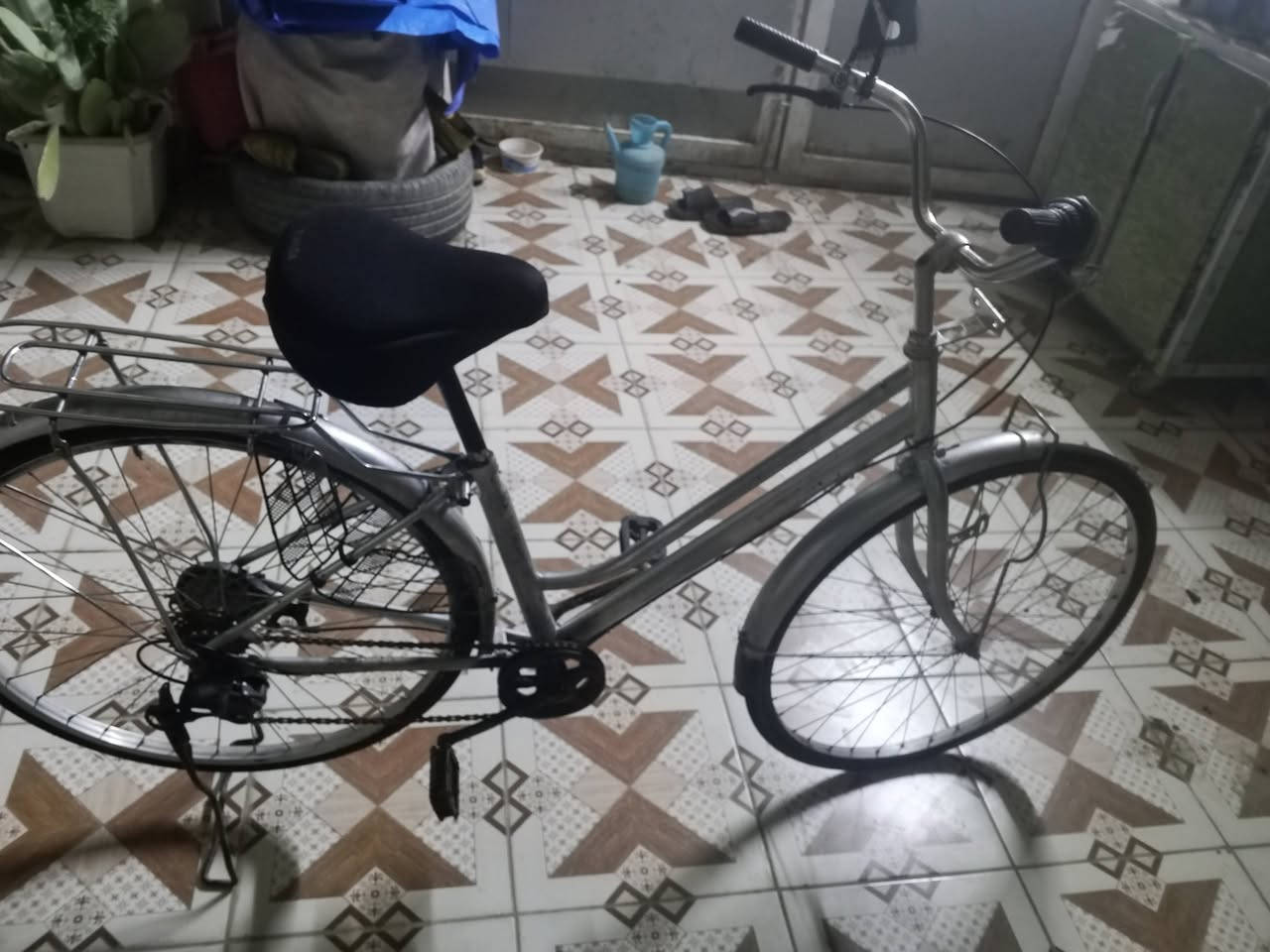 بايسكل نضيف عل اخر حبايه تايرات جدد موديل2021 حجم27 سعره 80الف تفاصيل عل هاذه الرقم ***********
