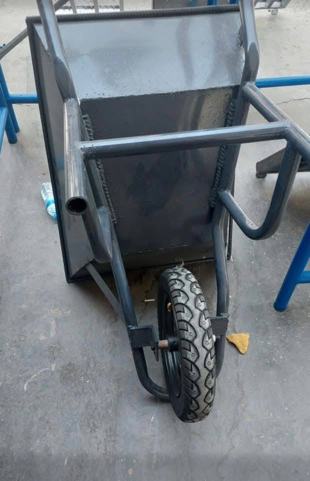 السلام عليكم اخوان 🎗
                 🥇 لبيع مستلزمات البناء 🥇

​⚡ 1. رافعات (ونج) تصعيد أصلية
​لا تشيل هم الرفع بعد اليوم! نوفر لك ونج تصعيد بمواصفات أصلية 100%، يجمع بين القوة وسلاسة الأداء.
​قطع الغيار: موفرين لك أي قطعة تحتاجها (أصلية حصراً) لضمان استمرارية عملك بدون توقف.

​🛒 2. عربات النقل (الونج والاعتيادية)
​سواء كنت تحتاج عربة ونج مخصصة للتحميل الثقيل أو عربة اعتيادية للمهام اليومية،

​🪜 3. الدرج الكهربائي
​انقل عملك لمستوى أعلى من الحداثة! الدرج الكهربائي المتوفر لدينا

​📞 للحجز أو الاستفسار، تواصل معنا الآن عبر الرسائل أو #الاتصال بـ [***********]🎗❤
