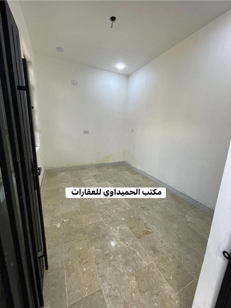 🏠بيت للبيع 🏠السعر/140❤️✌️❤️
📍الموقع/الشعب ضباط الكويتي

📌المساحة/35واقع حال 40

محتويات ال🏠بيت/استقبال.مطبخ.صحيات
الطابق الثاني/استقبال.غرفه صحيات
الطابق الثالث/غرفه بيتونه صغيره.سطح
📍عنوان المكتب /شارع الأسواق المركزيه قرب مسبح الشعب

📞*********** محمد صگبان
📞*********** سيد عباس
ملاحظة / العنده عقار 🏡 للبيع او بيت للايجار  ويريد يبيع او ايجاره دزونه كافة التفاصيل العقار مع ذكر السعر ورقم التلفون ☎️وان شاء الله باقرب وقت
