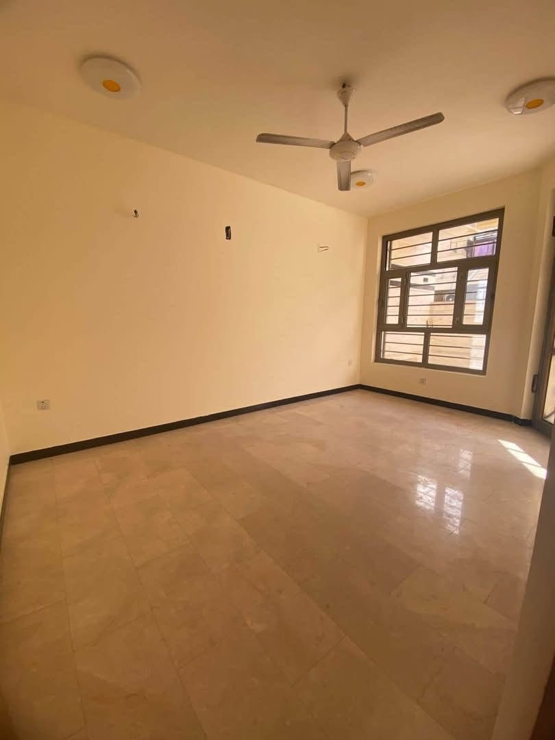 للإيجار في السيدية
بيت مساحة 100 متر وجه5 نزال 20  
يتكون من:. 
🏠 4 غرف نوم 
🏠 صالة
🏠 مطبخ 
🏠 خدمات
بدل الايجار مليون وربع قفل
📍 الموقع: السيدية مربع المثلث الذهبي 
————————————
📞للاستفسار:☎️ ***********
