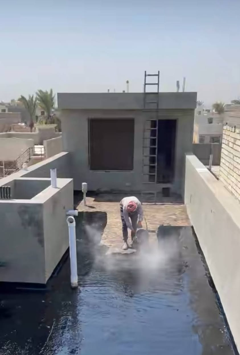 لتزفيت السطح بالزفت حسب طلب الزبون الزفت الجوده عاليه وطبقه عازله للاستفسار *********** متواجد واتساب
مراحل تزفيت السطح والاهتمام بأدق التفاصيل لضمان عدم تسرب نقطة مياه واحدة. السطح هو حماية البيت، وعزله بالزفت هو الحل الأمثل والأنسب سعراً.✅ طبقة عازلة متينة تقاوم أقسى الظروف الجوية.
✅ تنفيذ احترافي يضمن وصول المادة لكل الزوايا.
✅ حماية طويلة الأمد لمنزلك من الداخل ومن الخارج.
