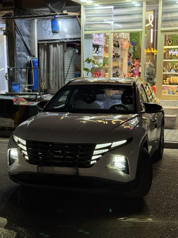 السلام عليكم 
توكسان 2024 خليجي كفاله عامه عدا كارت بسيط بالبنيد وشويه بالجاملغ والباقي كفاله 

المواصفات / تشغيل عن بعد 
ماشيه 27 الف كيلو
كامره خلفيه بلاد 
شاشه كبيره +عدادات هم شاشه 
مخارج شحن Usb امامي خلفي 
تبريد قطعتين ثلج 
تحكم جام كهرباء 
سبير جديد ومنازل خطوه 
تخم التاير البلادي جديد كلش 
 السياره كلش جديده وعلى ايد وحده رقم بغداد مداور ثاني يوم

مكاني النجف الاشرف للأستفسار 
***********
