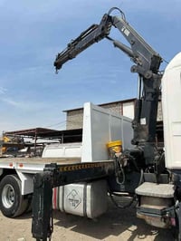 كرين هياب للبيع 6200 خمسه سلايت دهن رجلين مخالف يطلعن جك السعر80$. 077...