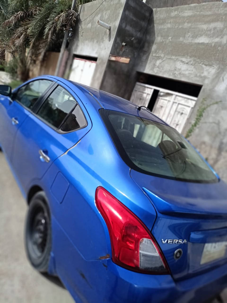 سلام عليكم نيسان فيرسا موديل 2015 فيرسا حادث بس لبنيد بدون دواخل مكينه وكير ستندر تخم تاير خير من الله سياره جاهزه تبريد ثلج سياره حلون مال جناي سعر 83 وبيه مجال للشراي مكان البصره لاستفسار ***********

