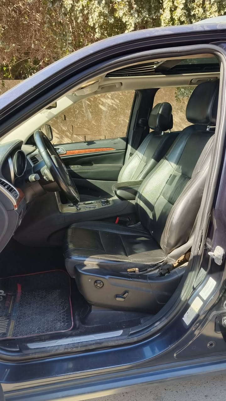 السلام عليكم جيب موديل ١١ 
رقم دولي بسمي سنويه جديدة
فول مواصفات لميتد 
فور ويل ماوس تحكم 
كير مكينه خير من الله جدد
حادث امريكا جاملغ وبنيد فقط و بالعراق بيهة قطع صبغ ابيع عام 
بدون ضربه قويه 
مكاني بغداد سعرهة ١٢٥ واليشوفهة غاليه عليه يخلي كلمه طيبه 
رقمي***********
