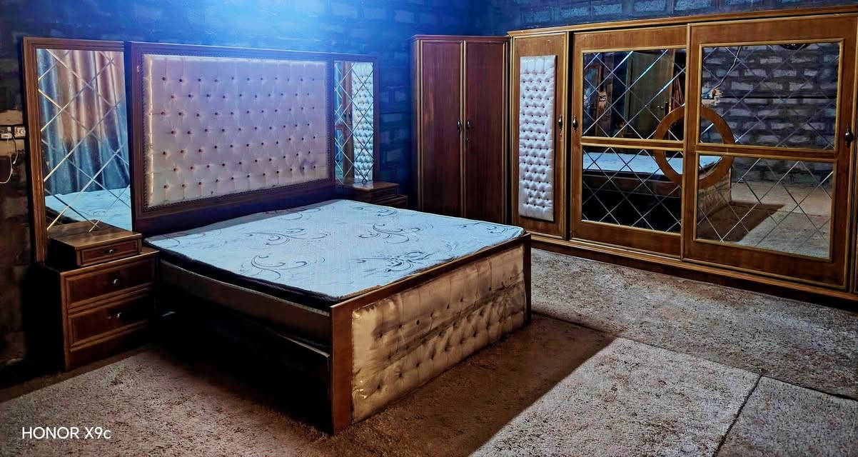 غرفه نوم عراقي فصال تركي سلايت البوب نضافة  100% سبب البيع مكاني صغير والغرفه جبيره السعر 1,750,000 مليون أو 750 و بيها مجال 
العنوان بغداد الدورة هورجب
للاستفسار الاتصال على الرقم ***********
