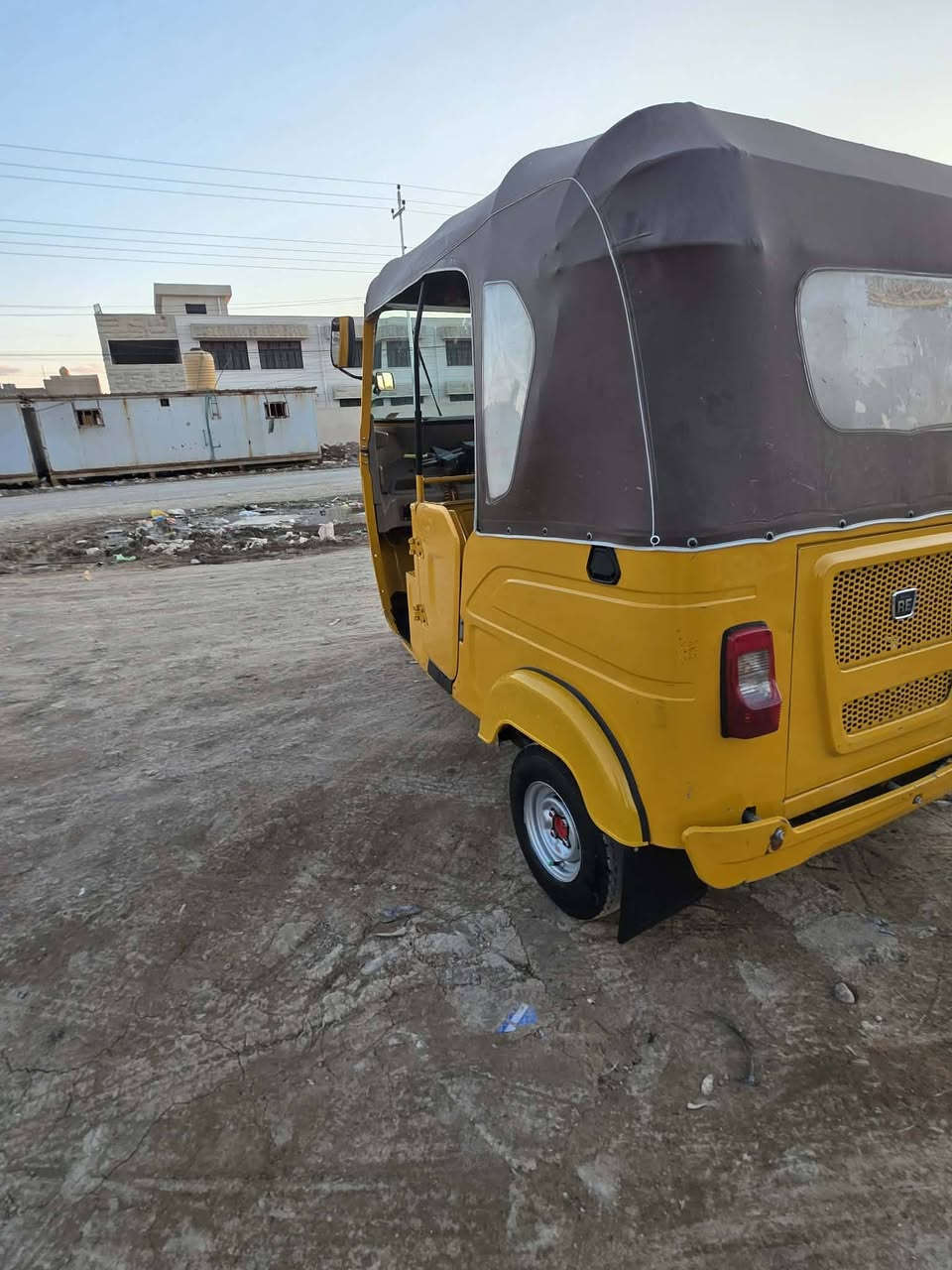 السلام عليكم تكتك للبيع موديل 2022شهر 8تكتك نضيفة خير من الله تكتك بلادية السعر 8 وسبعية وخمسين  وبيها مجال الطيب عنوان بغداد قرب شارع الجزيرة الرقم الهاتف ***********
