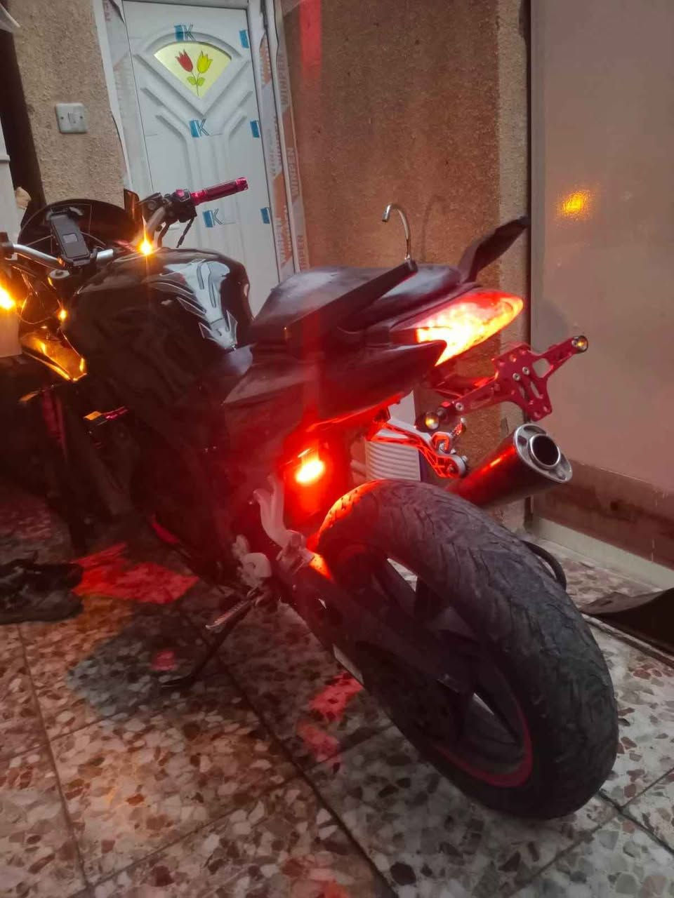 سلام عليكم منفيست كمرك
دراجتي: هايسونج جيتي، نوزل 6 كير

المواصفات:

زنجيل

تايرات

فلتر وزيت  لكي مولي

بلكات انجي كي

سليدرات

صالنصه بروكس

مري لد

أجنحة

لد أحمر أمامي وخلفي

العنوان: بغداد
سعر مليون ونص 

للاستفسار: راسلني رسالة خاصة Colombo, Sri Lanka


**إذا كنت صاحب هذا الإعلان وتريد حذفه لأي سبب، رجاءا أرسل رسالة إلى الدعم الفني**